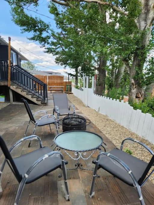 Centerstreet-Cozy 2Bedroomsuite YYC 외부 사진