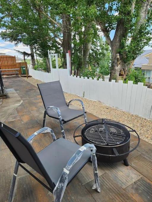 Centerstreet-Cozy 2Bedroomsuite YYC 외부 사진