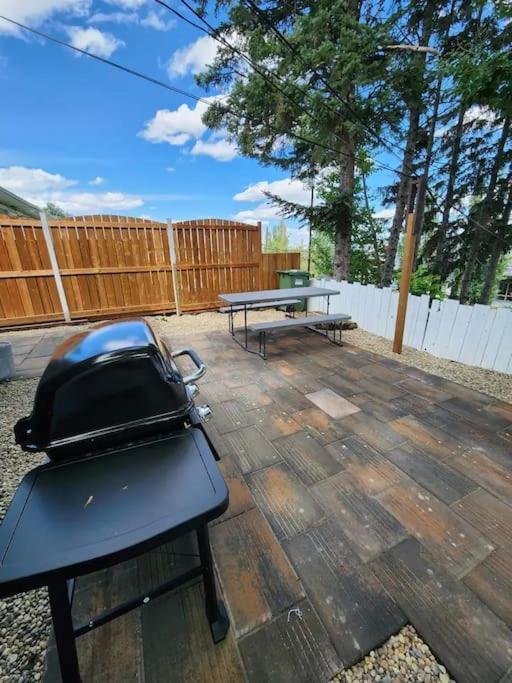 Centerstreet-Cozy 2Bedroomsuite YYC 외부 사진