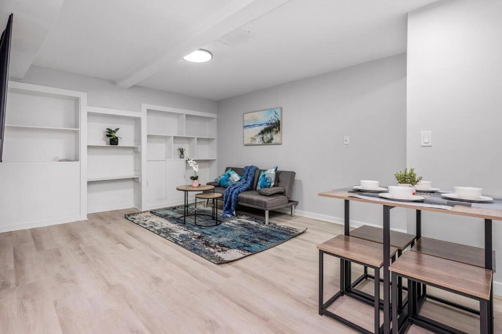 Centerstreet-Cozy 2Bedroomsuite YYC 외부 사진