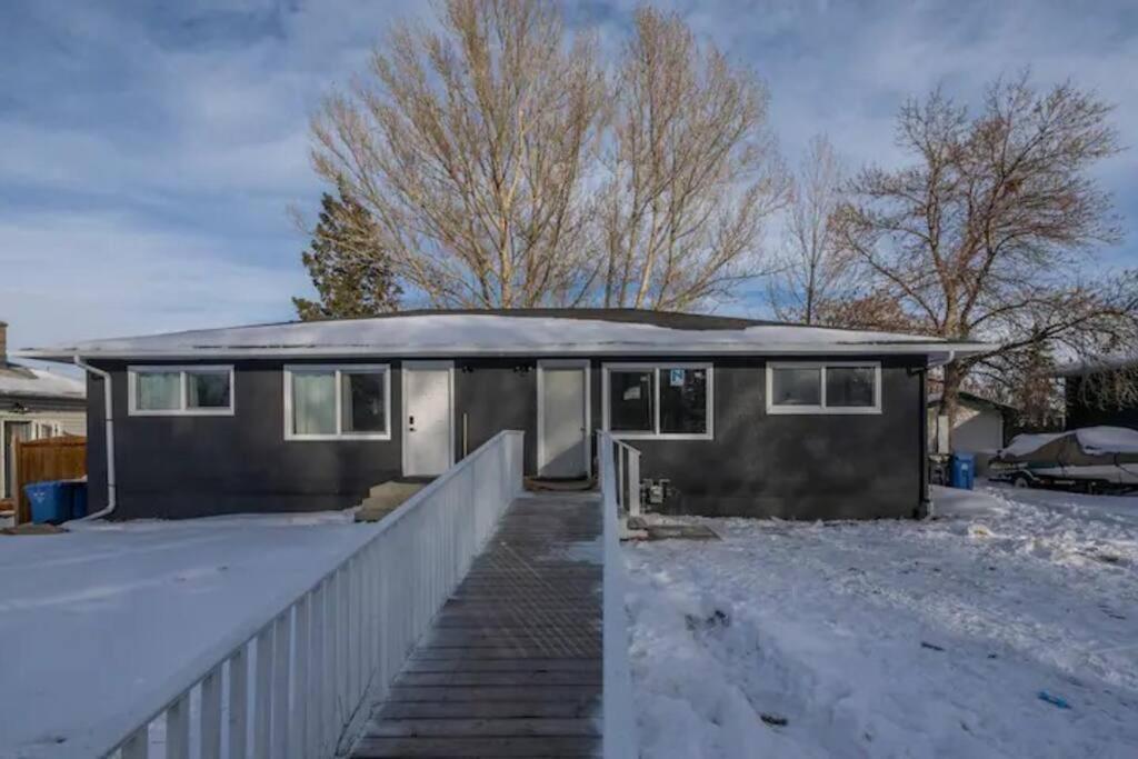 Centerstreet-Cozy 2Bedroomsuite YYC 외부 사진